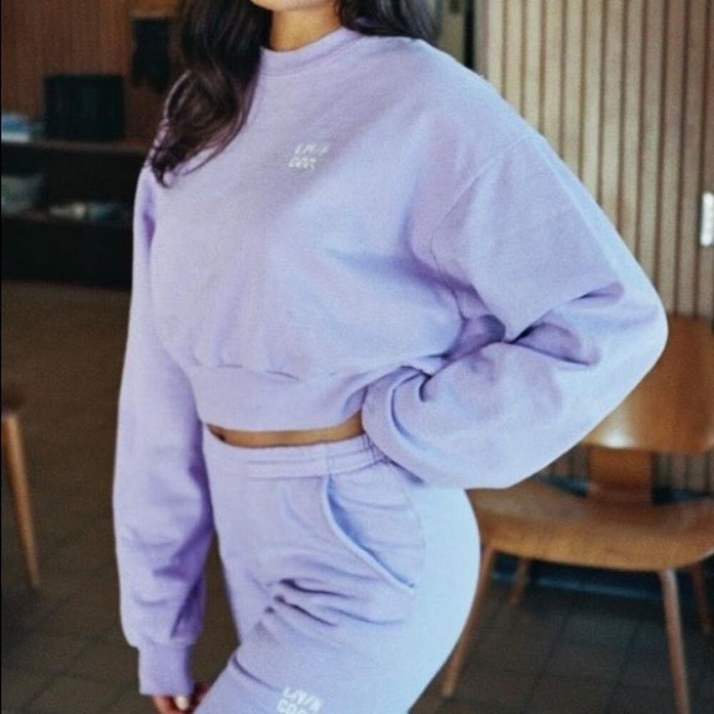 Livincool Embroidered Wavy Cropped Sweatshirt Lavender XS
